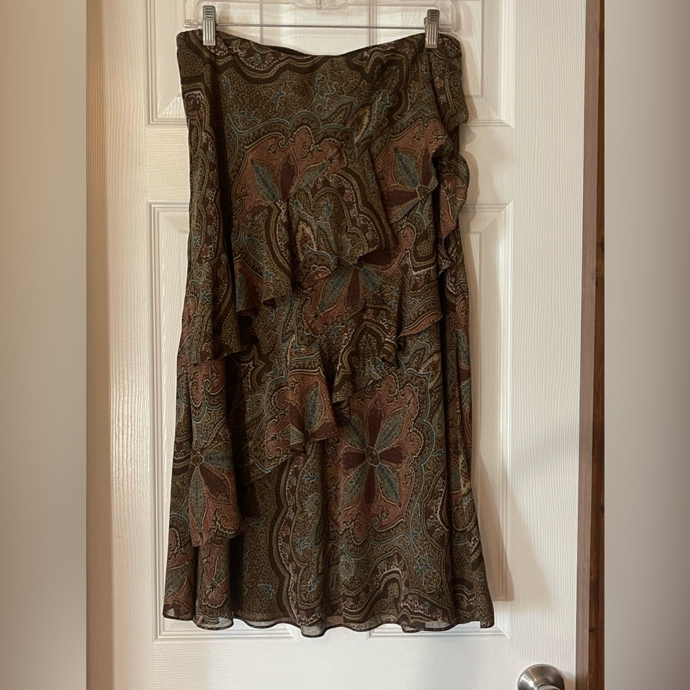 Asymmetrical skirt